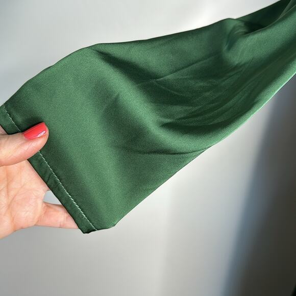 NWT IEENA for MAC DUGGAL 55702 Emerald Green Rhinestone Trim Puff Sleeve Gown - Picture 6 of 13